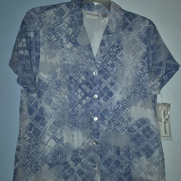 Alfred Dunner Periwinkle Button Front Blouse Short Sleeves Women's Size 12 NEW - Picture 1 of 1